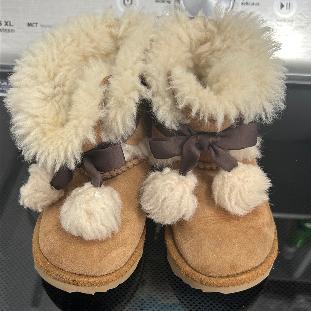 Toddler girls size 8 warm winter Ugg boots pompom Sherpa sheepskin lined warm